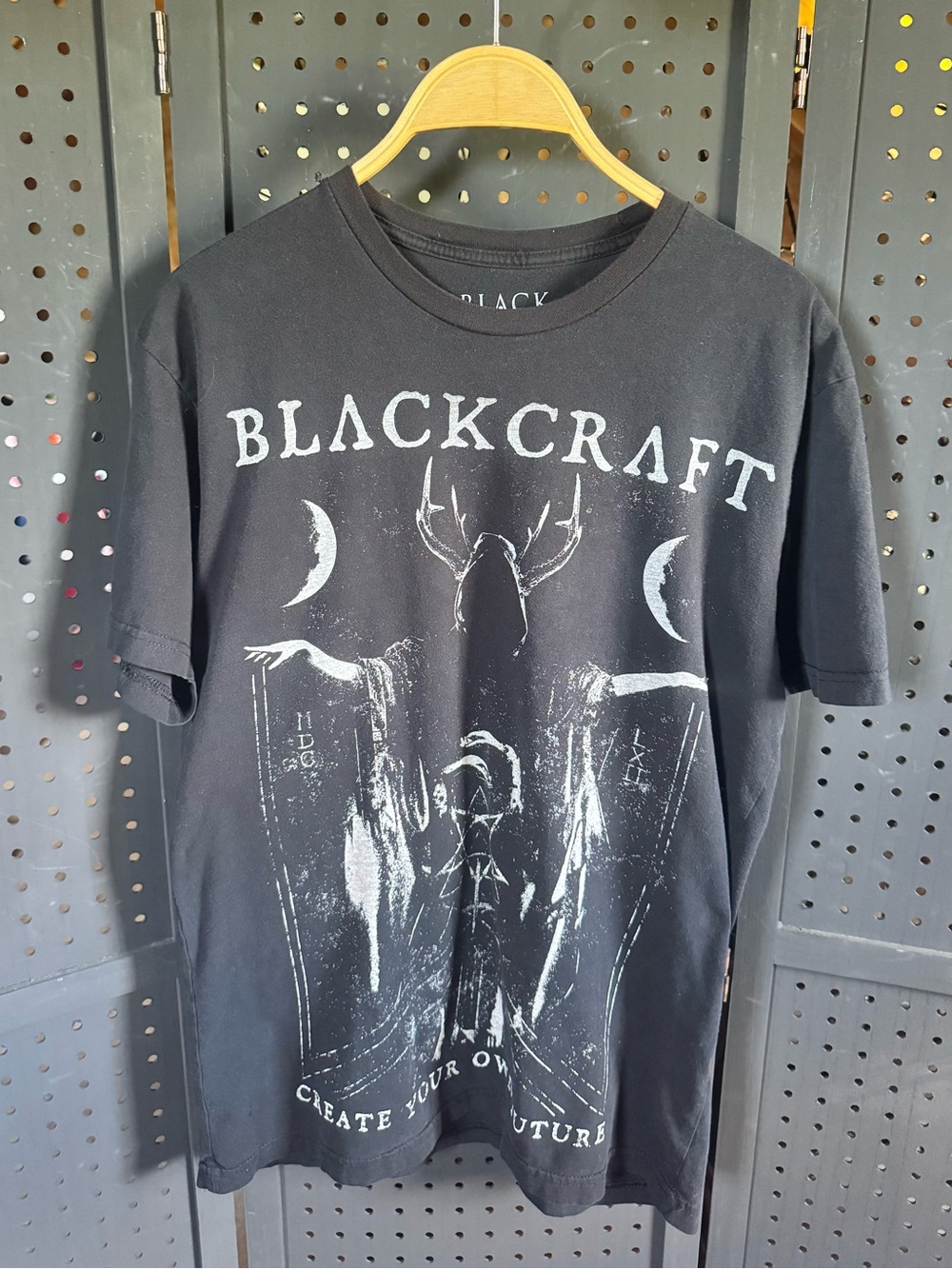 Blackcraft Black Short-Sleeve Graphic Crewneck T-Shirt